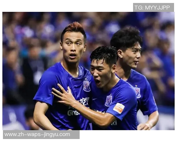 恒大与江苏苏宁激情对决海报展现足球魅力与团队精神